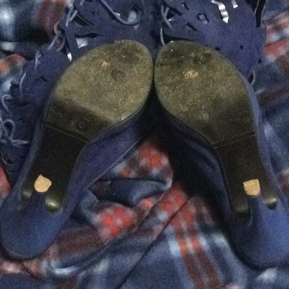 Blue boots - Picture 3 of 4